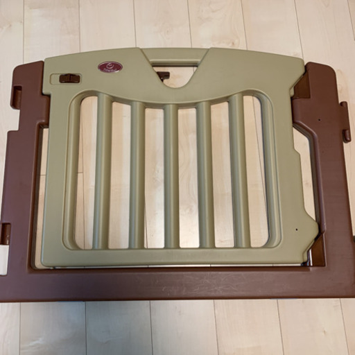 日本育児　キッズパーテーション　ブラウン　ベビーサークル　ベビーゲート