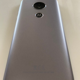motorola moto e5  5.7インチディスプレイ搭載...
