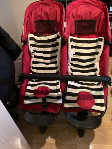 双子用ベビーカー　エアバギー