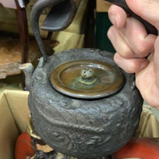 骨董品のオークション探してます