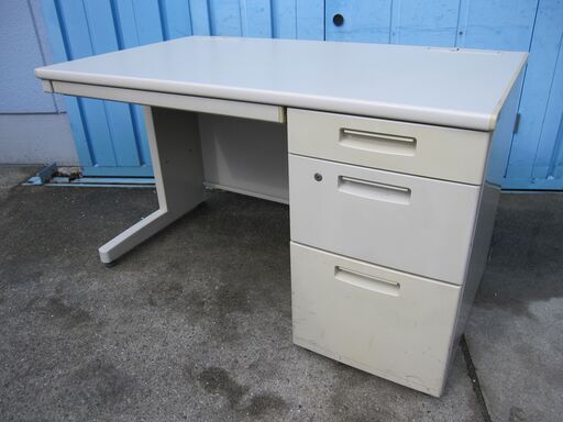 事務机　コクヨ製BS　1200ｘ700ｘ700　日焼けあり