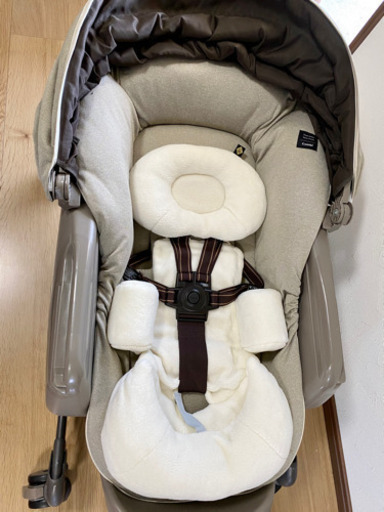 コンビ　ネムリラ　電動チェア　美品