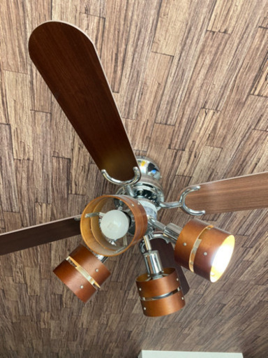 ファン付き照明器具