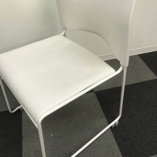 値下げしました！スタッキングチェアの画像