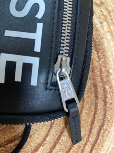 L.12.12 CUIR ANIMAネームレタリングレザースマホウォレット