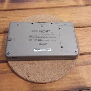 ニンテンドーDSiLL （ダークブラウン）＋ソフト４つの画像