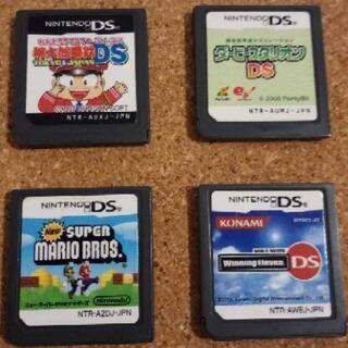 ニンテンドーDSiLL （ダークブラウン）＋ソフト４つの画像