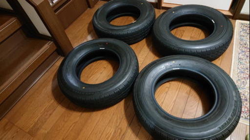 ハイエース純正タイヤ　新車外し　4本