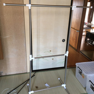 ハンガーラック 差し上げます