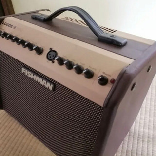 売り切れ　大人気ギターアンプ　Fishman Loudbox Acoustic Instrument Amplifiers 専用カバー付き、電源コード付き、中古美品 の画像