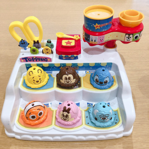 ディズニー　マジカルモール　くるりんアイスクリームショップ