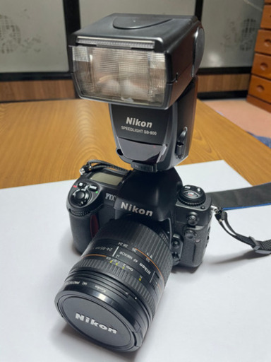 Nikon F100 フィルムカメラ　フラッシュ付き！