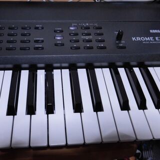 KORG  KROME EX ６１　PS-3 ペダル付き　ハード シンセ　キーボードの画像