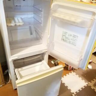 坂戸市より、無料！シャープ冷蔵庫、パナソニックIHジャー5合炊飯器、棚2種の画像