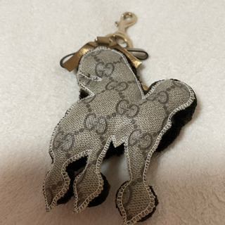 美品　グッチ　GUCCI チャーム　キーホルダー　プードル　ロゴ入り　ふわふわの画像