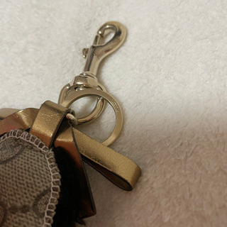 美品　グッチ　GUCCI チャーム　キーホルダー　プードル　ロゴ入り　ふわふわの画像