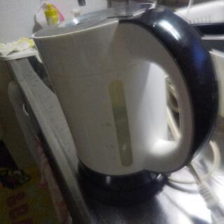 取り引き中電気ケトル
