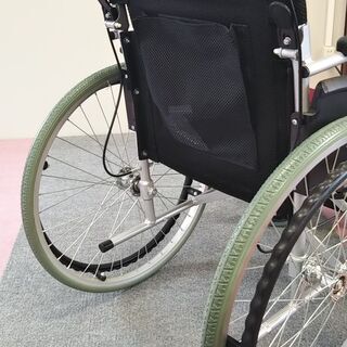 自走式車いす　ケアテック　ノーパンクタイヤの画像