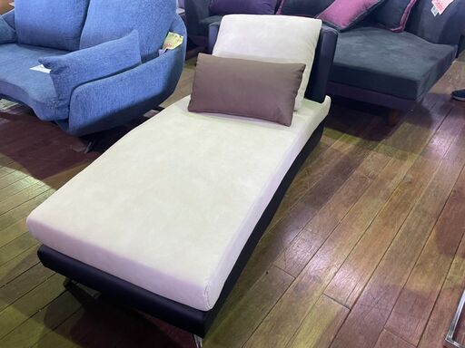 ソファーセット外れです。カウチ部分のみです。8800円です。