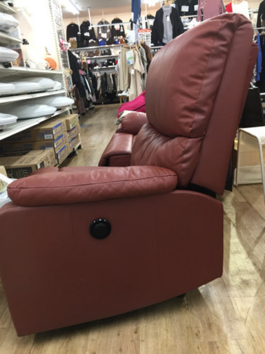 ニトリ電動リクライニングソファー（レッド）です。【トレファク東大阪店】
