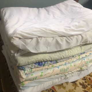 布団、枕、毛布、シーツ等、多数