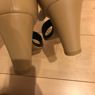 エレガンス卑弥呼 牛革サンダル(美品)の画像