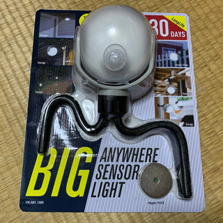 【新品未使用品】センサーライト 人感ライト 乾電池式