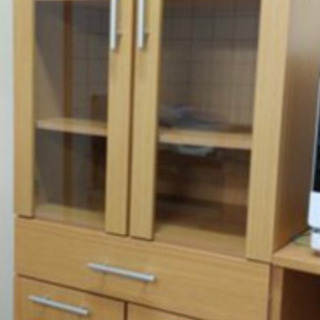 新品 食器棚の画像