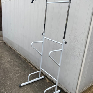 ぶら下がり健康器具　懸垂　筋トレ