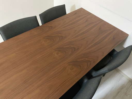 ダイニングテーブル　四人掛け