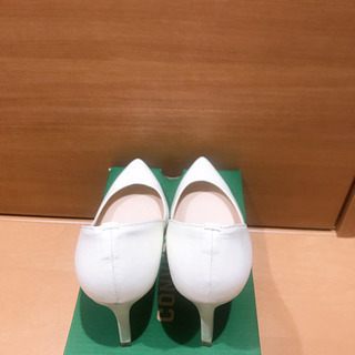 白いハイヒールの画像