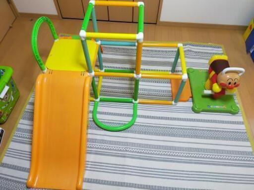 アンパンマン　ジャングルジム・滑り台