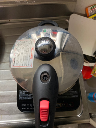 圧力鍋 3.0L IH対応　＊引き取りに来て頂ける方限定