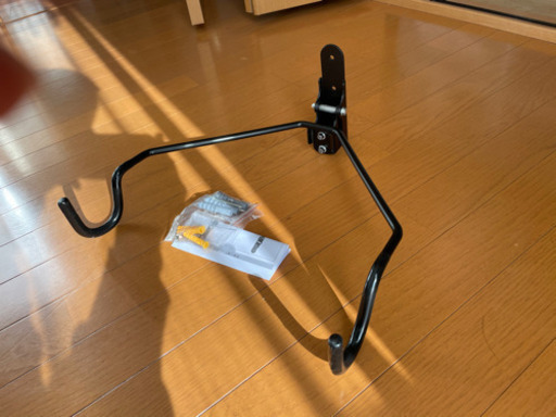 自転車の壁掛けハンガーラック