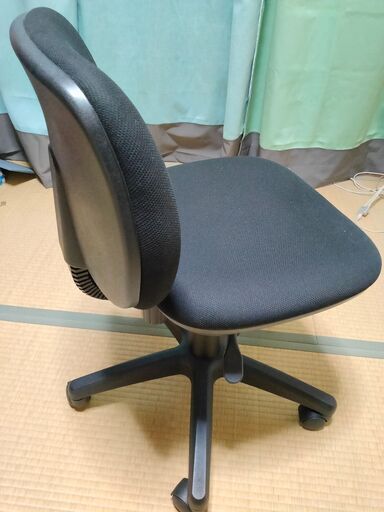 格安です　椅子　PLUS製　【美品】