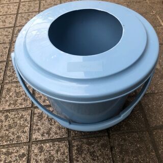 バケツ　7.8L