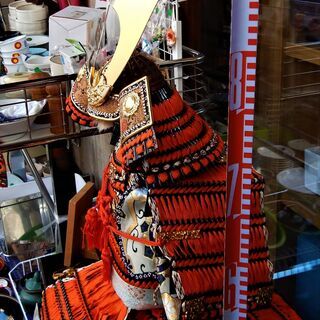 値下げしました！　雄山作【五月人形】鎧兜  黒小札赤糸縅大鎧の画像