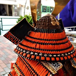 値下げしました！　雄山作【五月人形】鎧兜  黒小札赤糸縅大鎧の画像