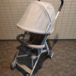 B型ベビーカーの画像