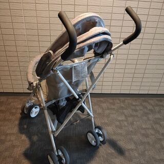 B型ベビーカーの画像