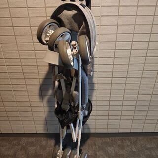 B型ベビーカーの画像