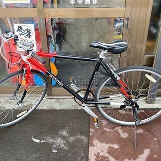 中古 FORTINA 28インチ クロスバイク FT7007 700C 7段変速 自転車 赤黒 ベル付 訳アリ タイヤにひび割れ ☆ PayPay(ペイペイ)決済可能 ☆ 札幌市 白石区 東札幌 アウトレットモノハウス白石店 中古 FORTINA 28インチ クロスバイク FT7007 700C 7段変速 自転車 赤黒