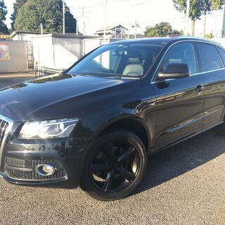 アウディ Q53.2 FSI クワトロ Sラインパッケージ 4W...