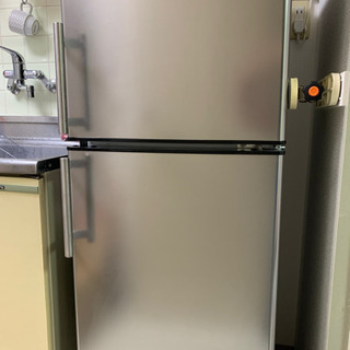 【明日昼までに取りに来れる方のみ】冷蔵庫　2019年製　136L