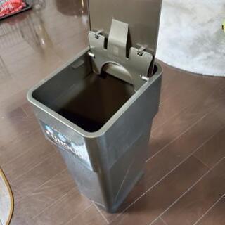 Umbra UNOLID アンブラ ウノリッド ゴミ箱の画像