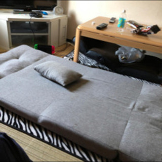 ソファーベッド　グレーの画像