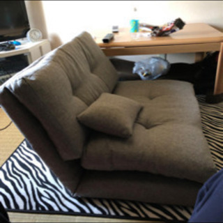 ソファーベッド　グレーの画像