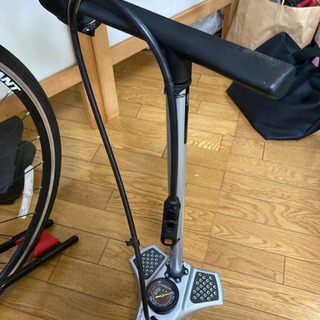 受取人きまりました！GIANTロードバイク　数回しか使用していません！　空気入れなどすぐに乗れるオプション付きの画像