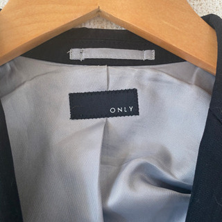 パンツスーツ　の画像