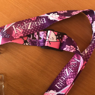 値下　キッザニアで使用する専用カードケース♫（首から下げて使用）の画像